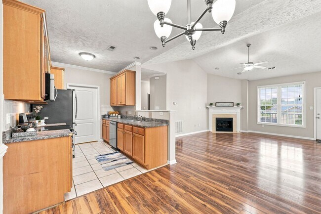 Building Photo - 1320 Kershaw Loop