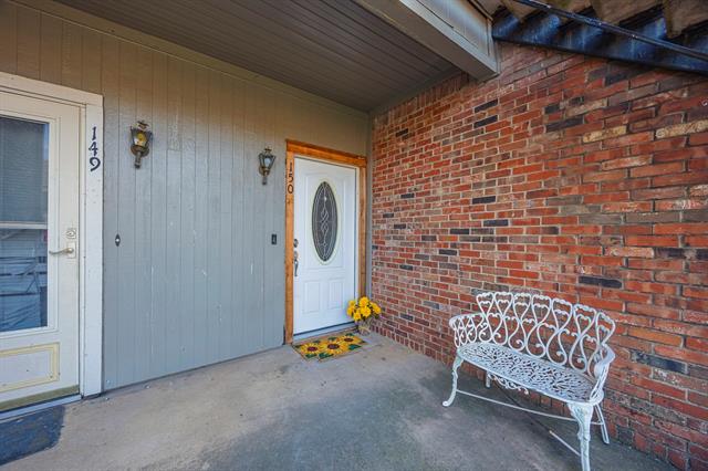 Building Photo - 412 Pebble Way