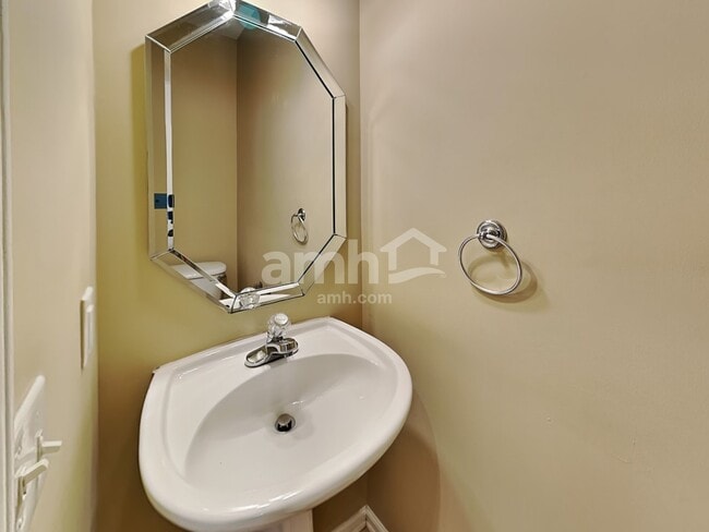 Building Photo - 12617 Waterlow Park Ln