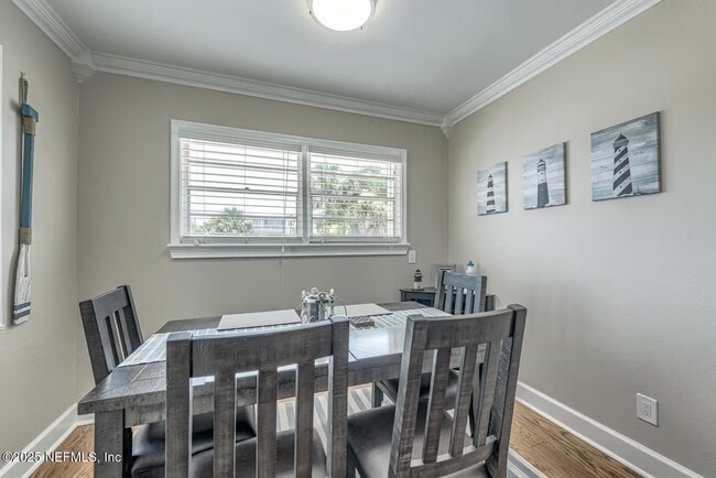 Building Photo - 2103 1st St S