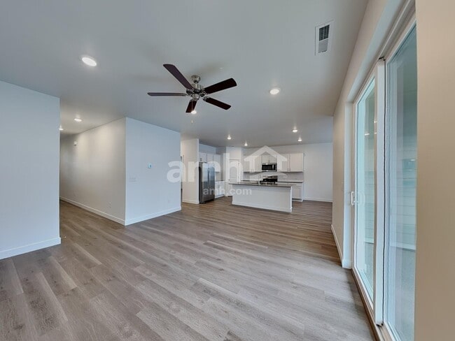 Building Photo - 4823 85th Dr NE