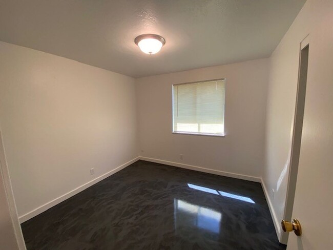 Building Photo - ARCATA! FULLY REMODELED 3 bedroom / 1.5 ba...