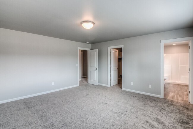 Building Photo - Ahtanum Crossing 2504