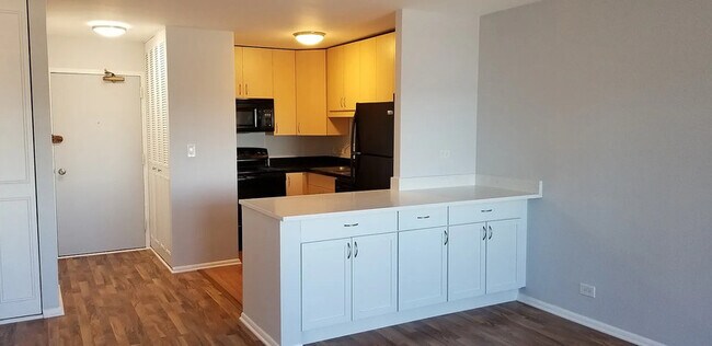 Building Photo - 4250 N Marine Dr