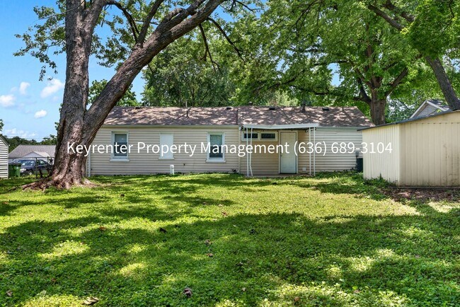 Building Photo - Fully Renovated 2BR/1BA Home for Rent