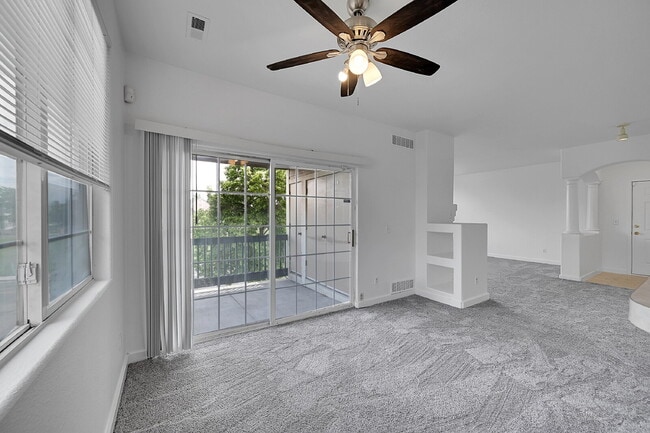 Building Photo - $1,825.00 - 2 Beds, 2 Baths, Condo in Thor...