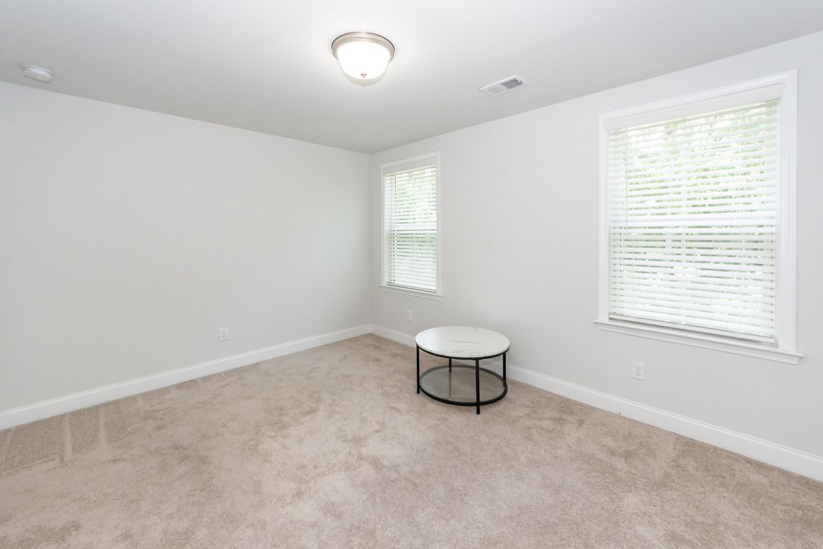 Building Photo - 531 Green Fern Dr
