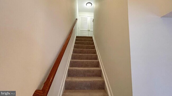 Building Photo - 6076 Wicker Ln