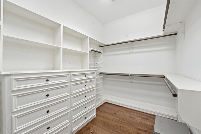 Building Photo - 3210 Maroneal St