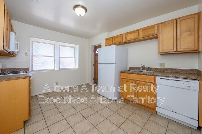 Building Photo - 1014 N 7th Ave