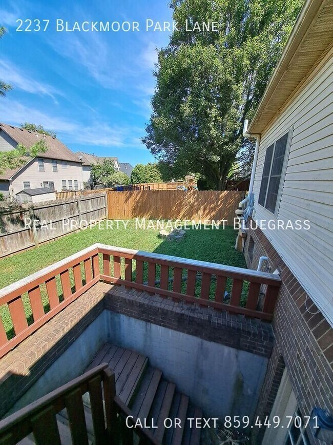 Building Photo - 2237 Blackmoor Park Ln