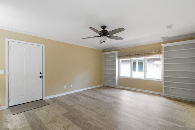 Building Photo - 2 Wood Thrush Ct