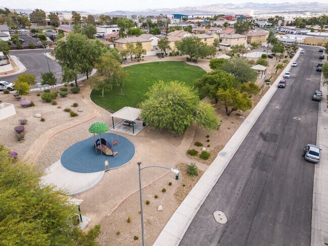 Building Photo - 3 bedroom single family home in Henderson!