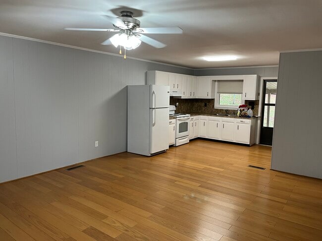 Building Photo - 154 Ward Curry Rd