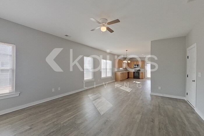 Building Photo - 15 HAWK LN