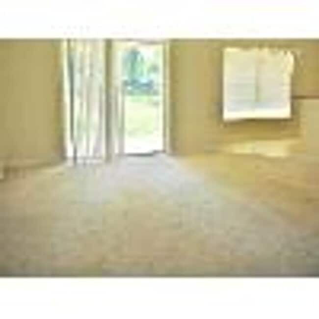 Building Photo - Inviting 3 Bedroom, 2 Bath Home in Desirab...