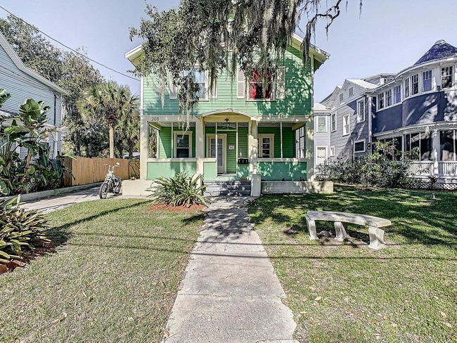 Building Photo - 208 Fairview Ave