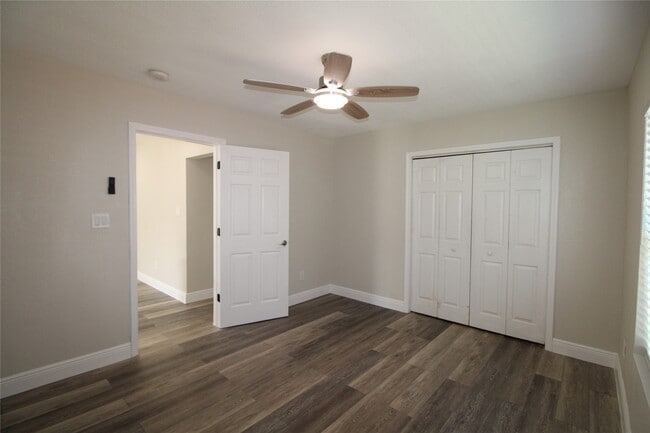 Building Photo - 6925 Avenue N