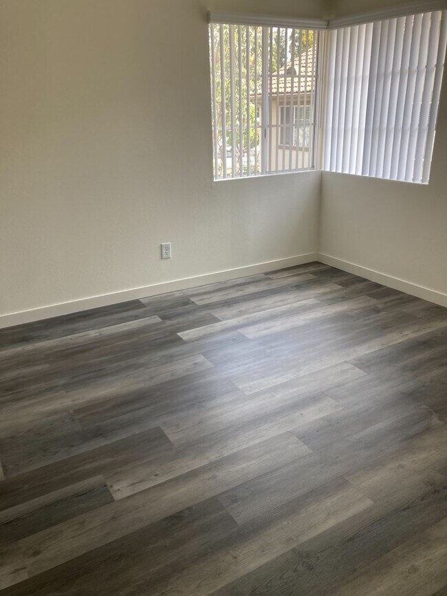 Building Photo - Beautiful 3 Bedroom Unit in Placentia