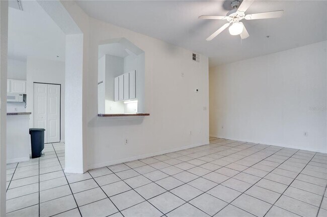 Building Photo - 5011 Sunridge Palms Dr