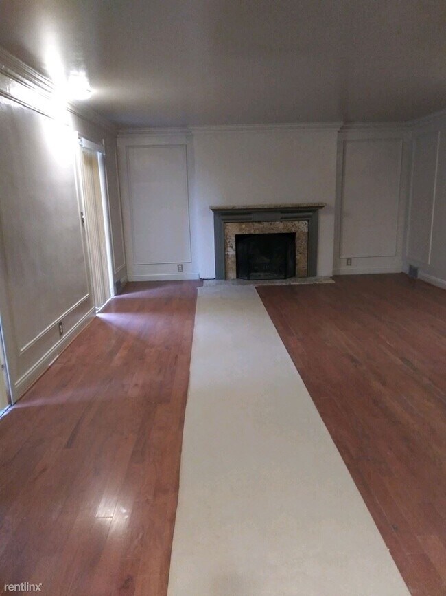 Building Photo - 4 br, 2.5 bath House - 550 W Grixdale