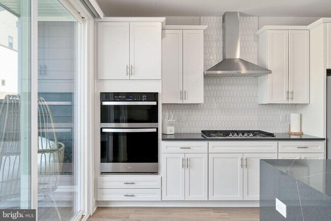 Building Photo - 1747 Riverbluff Ave