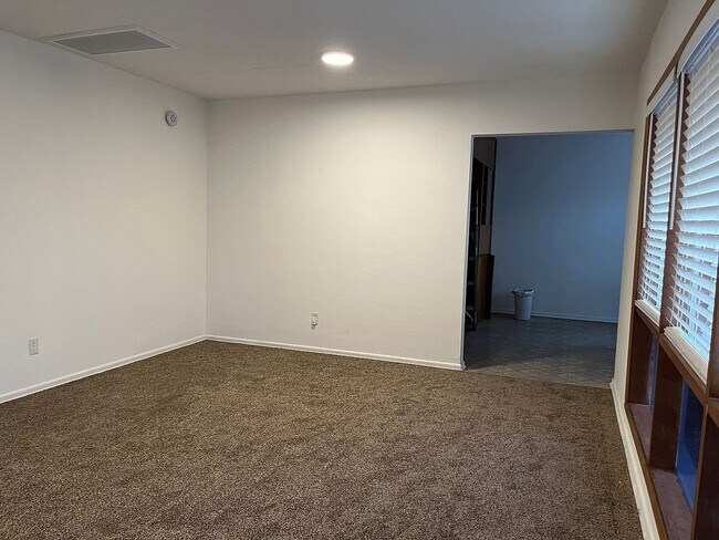 Building Photo - 6558 E Koralee Dr