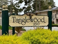 Building Photo - Tanglewood Condominium With Beautiful Bay Views, Fireplace, and Private Deck!!