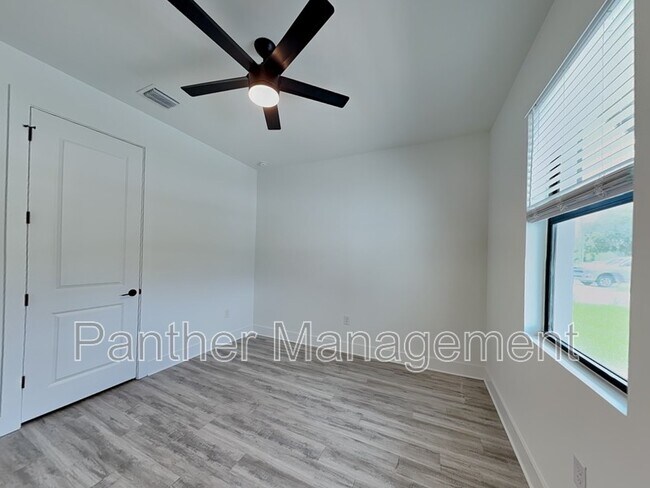 Building Photo - 26483 Explorer Rd