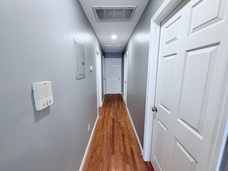 Building Photo - 181 Camden St