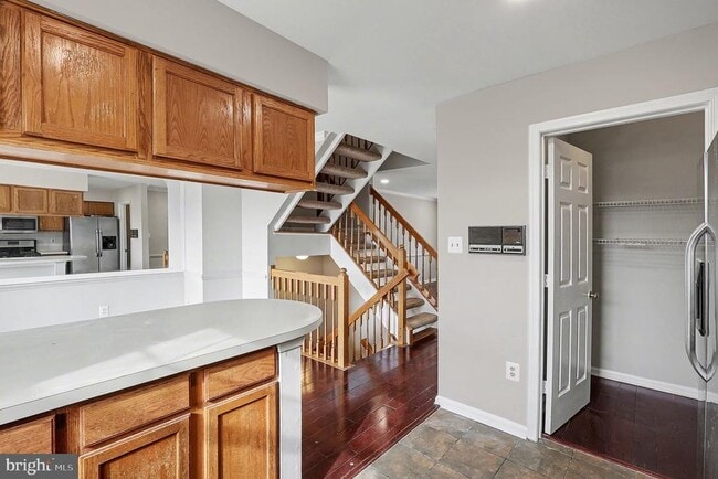 Building Photo - 2003 Paddle Boat Ln