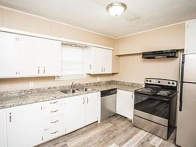 Building Photo - Wonderful 4 bedroom, 3 bathroom home!