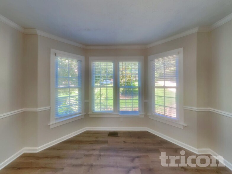 Building Photo - 325 Cypress Ln
