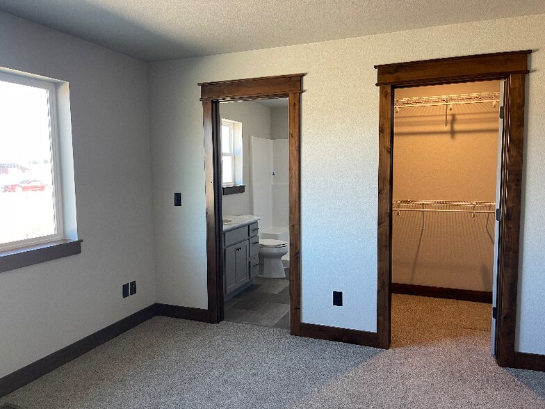 Building Photo - 127 One Wy Lp