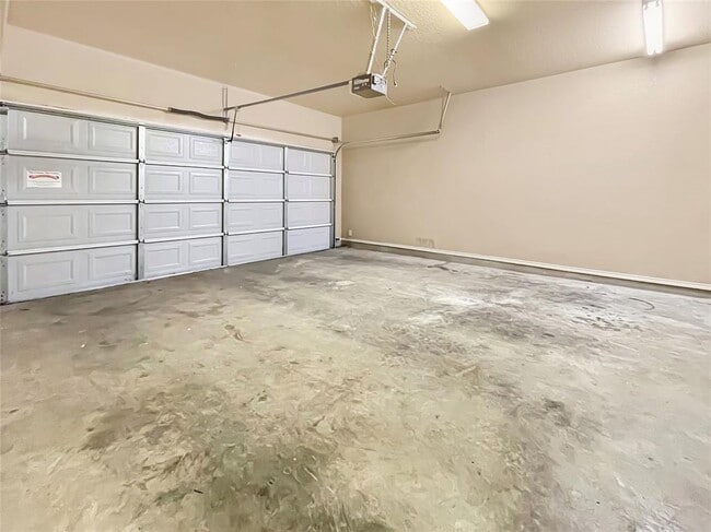 Building Photo - 256 Rosalie Dr