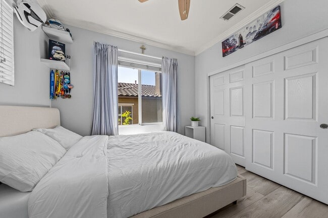 Building Photo - Beautiful Townhome in Chula Vista zz