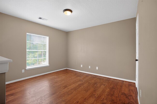 Building Photo - 20615 Valley Wells Dr