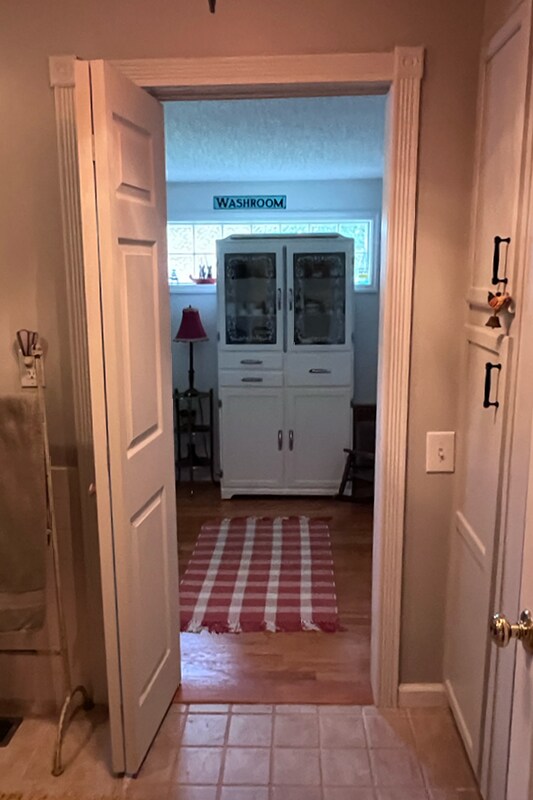 Building Photo - 210 Lake Becky Rd