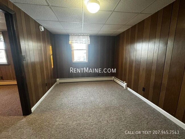 Building Photo - 282 Main St