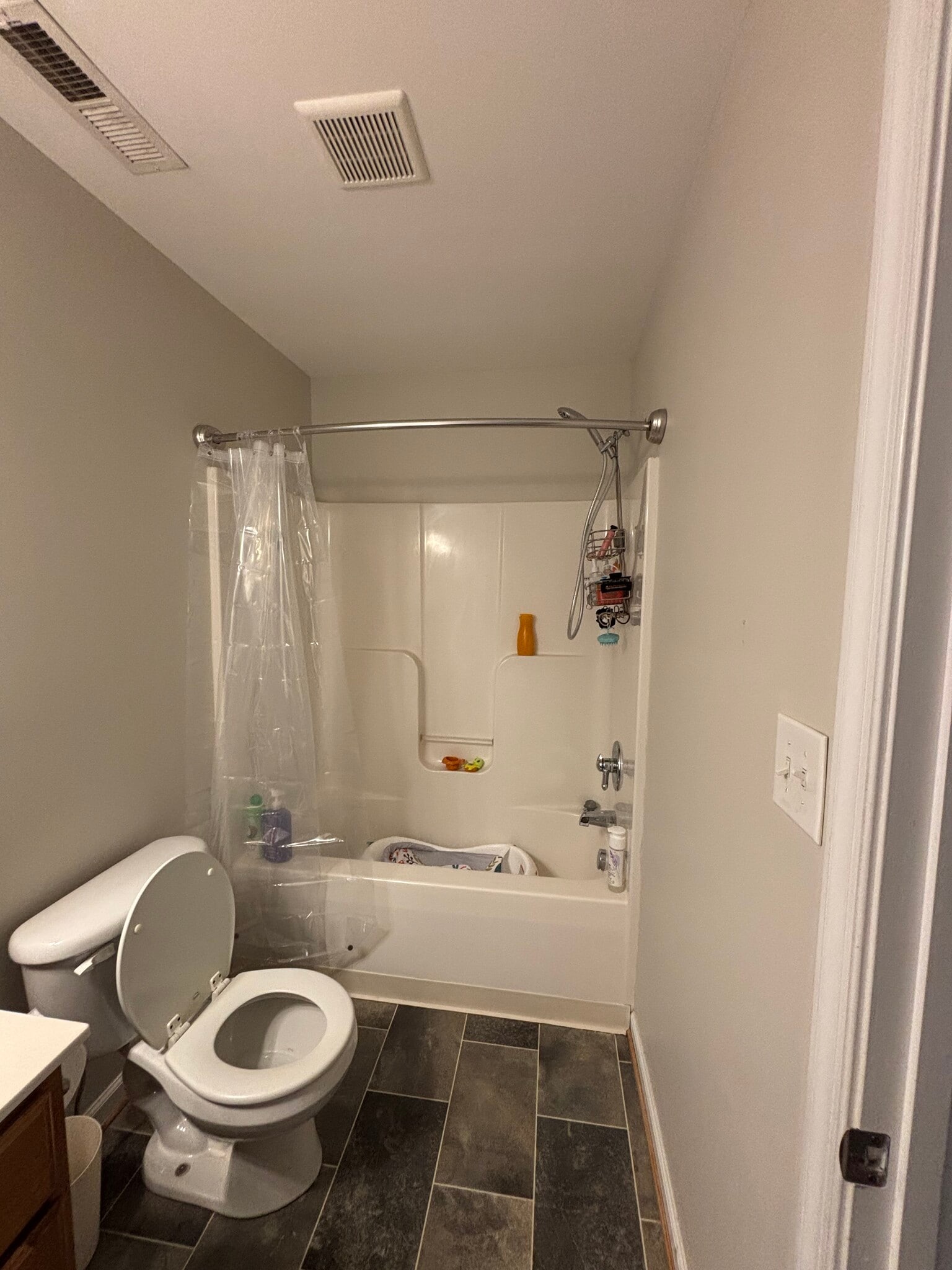 Building Photo - 1810 Broadway St