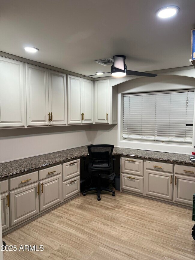 Building Photo - 219 W Harmont Dr