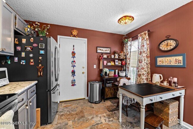 Building Photo - 3519 Rain Forest Dr W