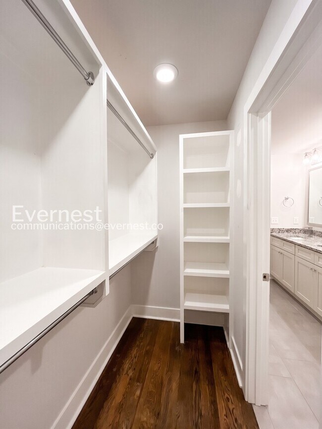 Building Photo - 3-Bed/3-Bath Home/Available Now!