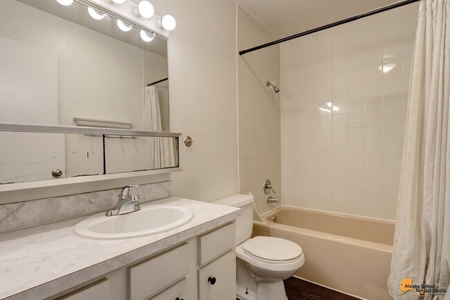 Building Photo - 2913 Telequana Dr