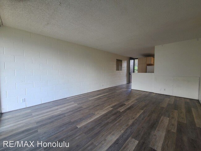 Building Photo - 2 br, 1 bath House - 95-273 Waikalani Dr #...