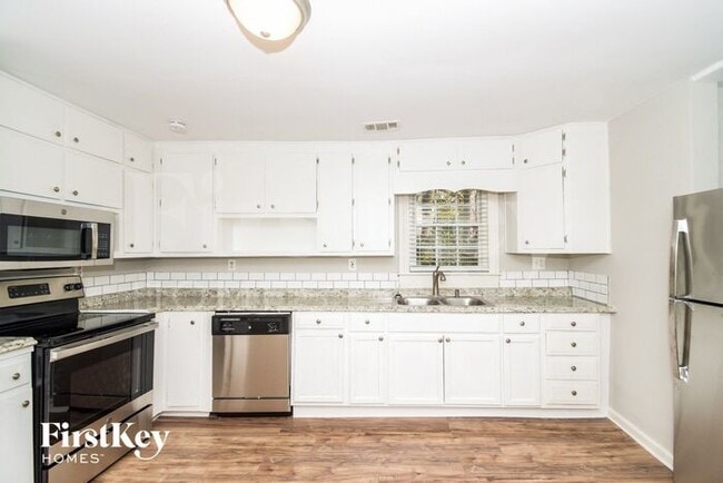 Building Photo - 3966 Oglesby Rd