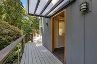 Building Photo - Great modern home located on Mercer Island
