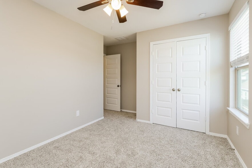Building Photo - 16731 Rover Ln