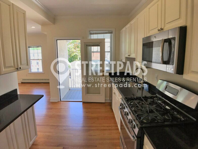 Building Photo - 65 Langdon St