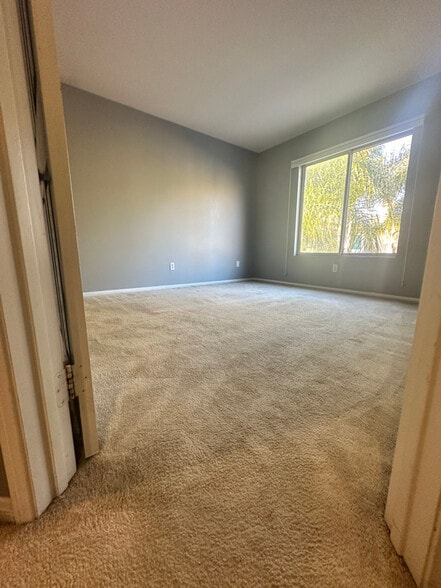 Building Photo - 10W Borden Rd